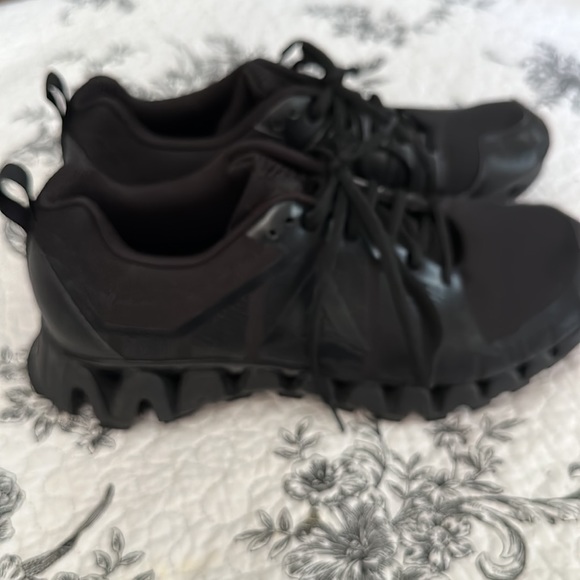 Reebok Zigtech Memory Tech LT Sneakers - Picture 3 of 8